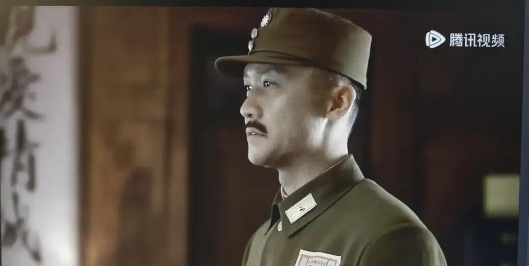 留胡子的那一刻，他们都升不动了黄埔同期，楚才少将，立仁上校，抗战打完肩章再