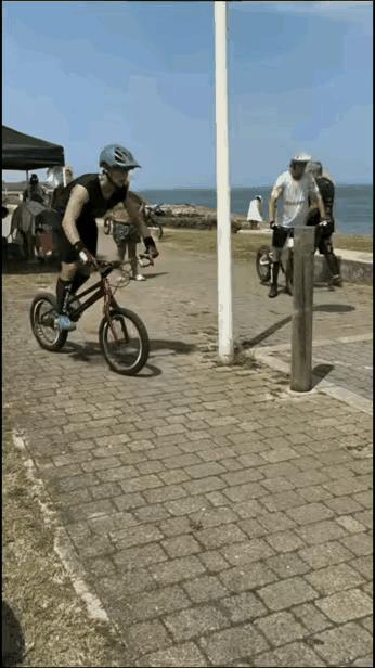 真是高手在民间，让我在上面走一圈我都会腿软。