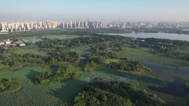 南昌市象湖风景区位置：南昌市西湖区，南昌城南，抚河故道，因水域轮廓形似大象