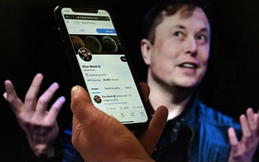 东大要当心马斯克，这个人将来会对东大发展有一定阻碍，为什么这样说，他在东大把所有