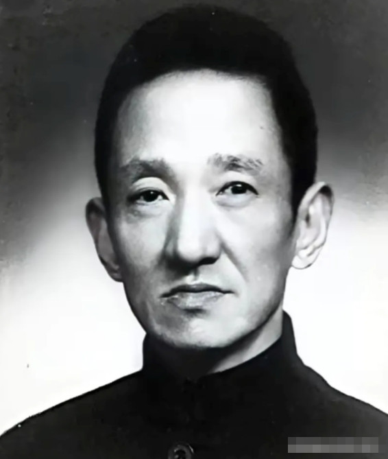 1947年，陈布雷的女儿女婿被捕，蒋介石找陈布雷谈话，询问他对此事的想法。陈布雷