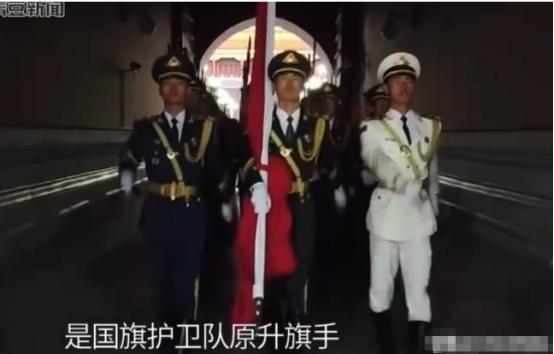 2024年没人预料到，之前被誉为“最美升旗手”的退伍军人张自轩，竟然在回到地方仅