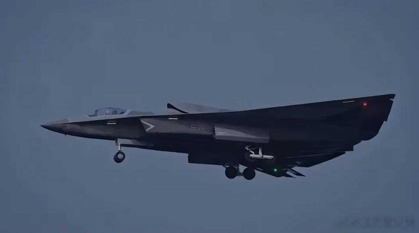 外媒：歼-36原型机重大升级，进气道全面优化，无尾三发布局更成熟2026年7月1