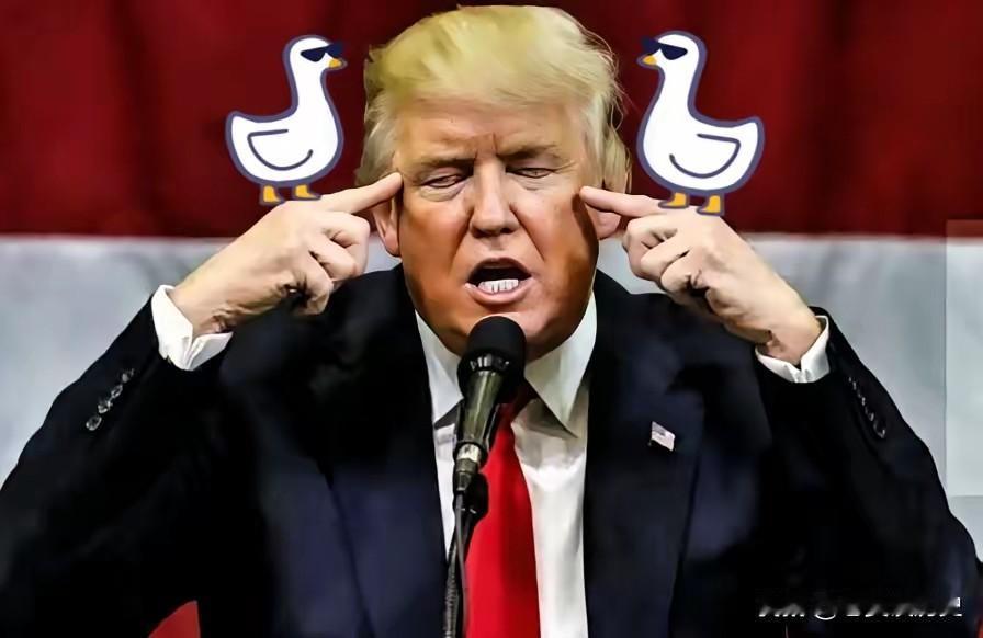 中国不欢迎他。“中国坚决不要特朗普访华”。对于这些出尔反尔的人，坚决不要给他们