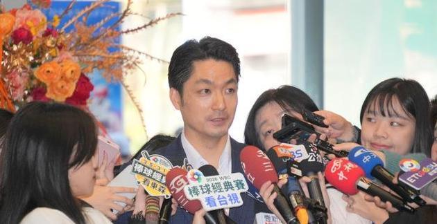 反转太快了！此前还拒不承认中国人身份的台湾省台北市长蒋万安在2月5日表态，两岸之