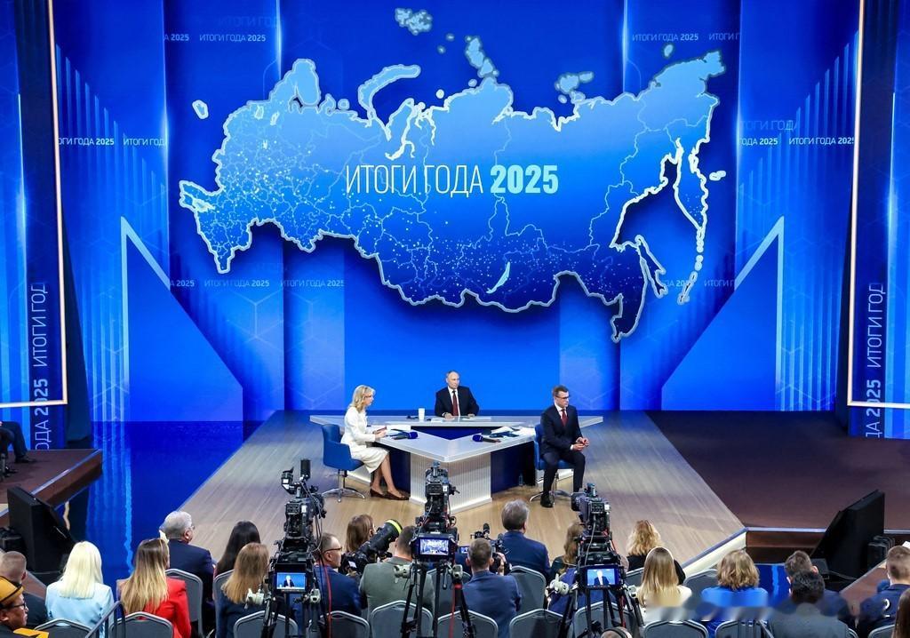 普京“直播连线”背景墙，如何暴露俄罗斯吞并乌克兰计划普京“直播连线”的电视背