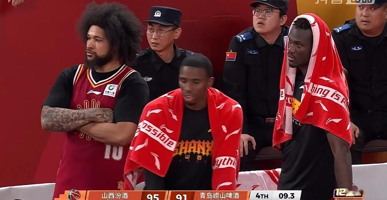 迪亚洛从神坛跌落了吗？场均出场时间和得分被山西汾酒男篮从主攻得分手位置上悄悄移除