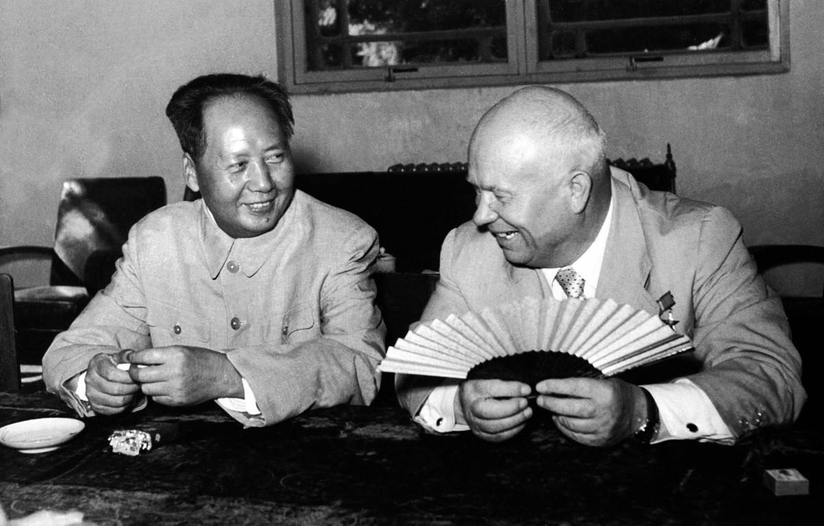 赫鲁晓夫对中国有三大功劳：把斯大林时期赖着不还的旅顺港交了回来、给中国运来百万吨