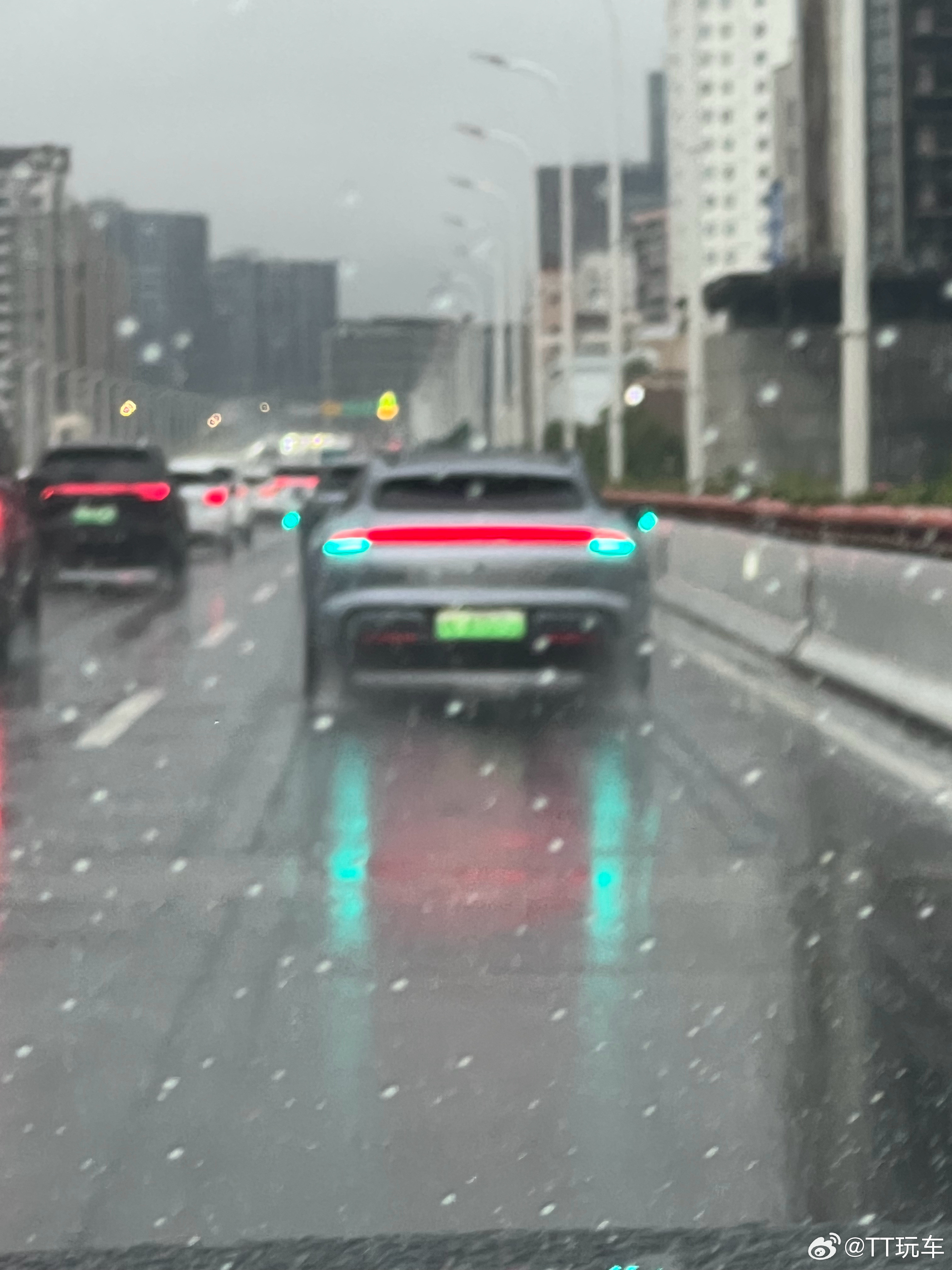 尚界z7t第一次路上见到，一般一点的不好看