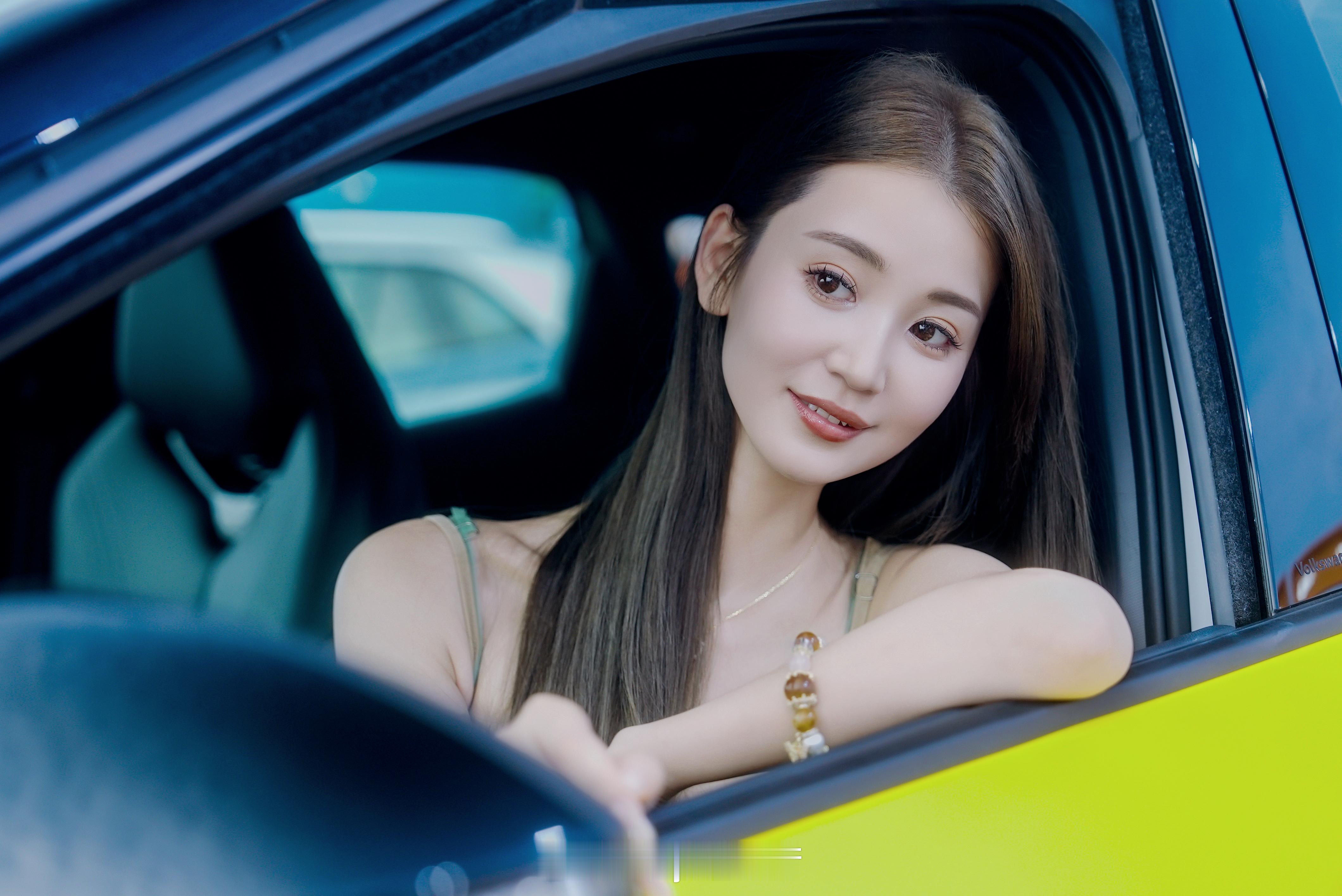 与众同行，潮燃一夏！沙滩、音乐、潮车……在2025阿那亚虾米音乐节现场「大众