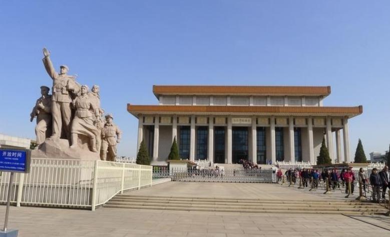 1974年李讷看望毛主席请求开始工作，毛主席关心小外孙：工作安排后孩子谁来照顾？