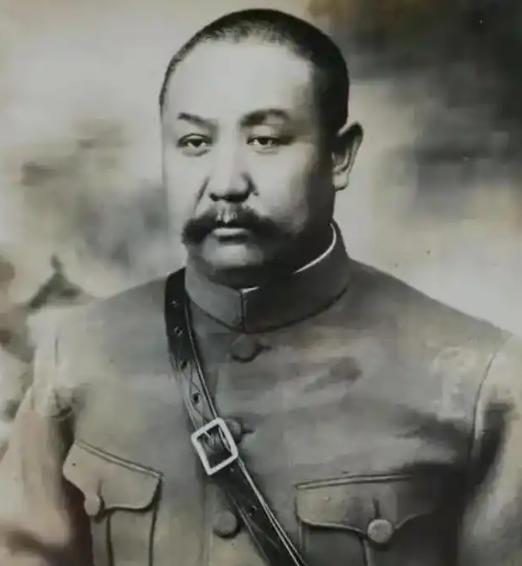 1949年，解放军总攻太原的前一天，赵承绶打电话给王靖国，劝他和孙楚等为全城军民
