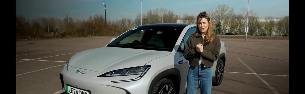英国顶级车评人如何评价对飙MODLEY的海狮07EV？海狮07EV在英国最低配