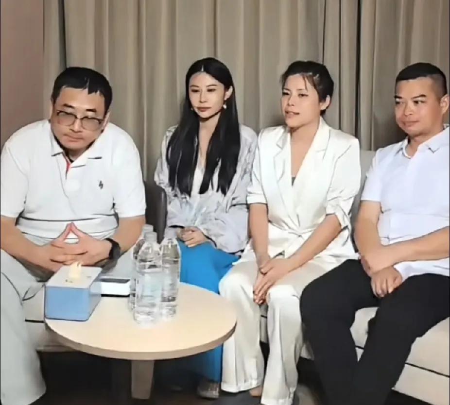 这咋又急了！妞妞去瓷都带个货，咋就戳你肺管子了？家人们快来看热闹！对着妞妞去瓷