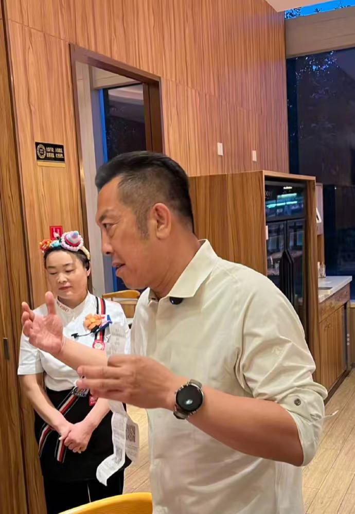 西贝涨价我忍了预制菜争议我也忍了但罗永浩说吃了顿西贝，发现几乎全是预制菜还贵
