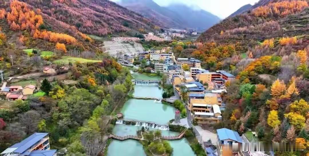 去官鹅沟要是不去雷古山就亏大了，还有官鹅沟天池（泽当错），也一定要去，这样才算完