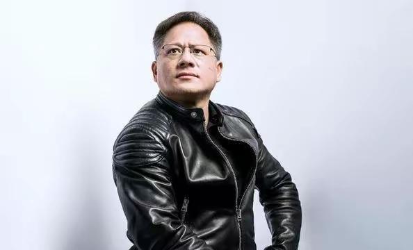 大家都以为黄仁勋那件满大街都有的黑皮衣，顶多几百上千块？那你可就被骗惨了！这