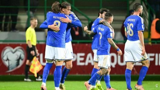 虽然还剩最后一轮，意大利可以击败挪威，积分相同，但净胜球差17个，所以肯定是小组