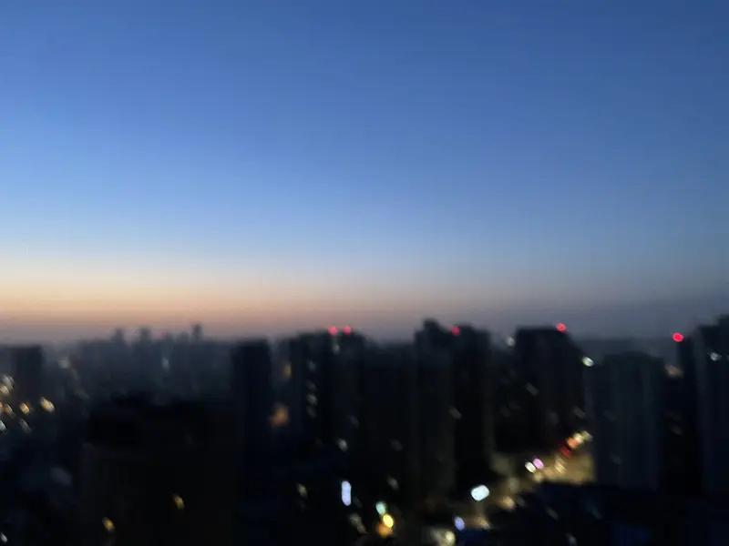 最简单最有效的养生方法，我首推早睡早起。人体就像一台精密的仪器，夜晚是它自我修复