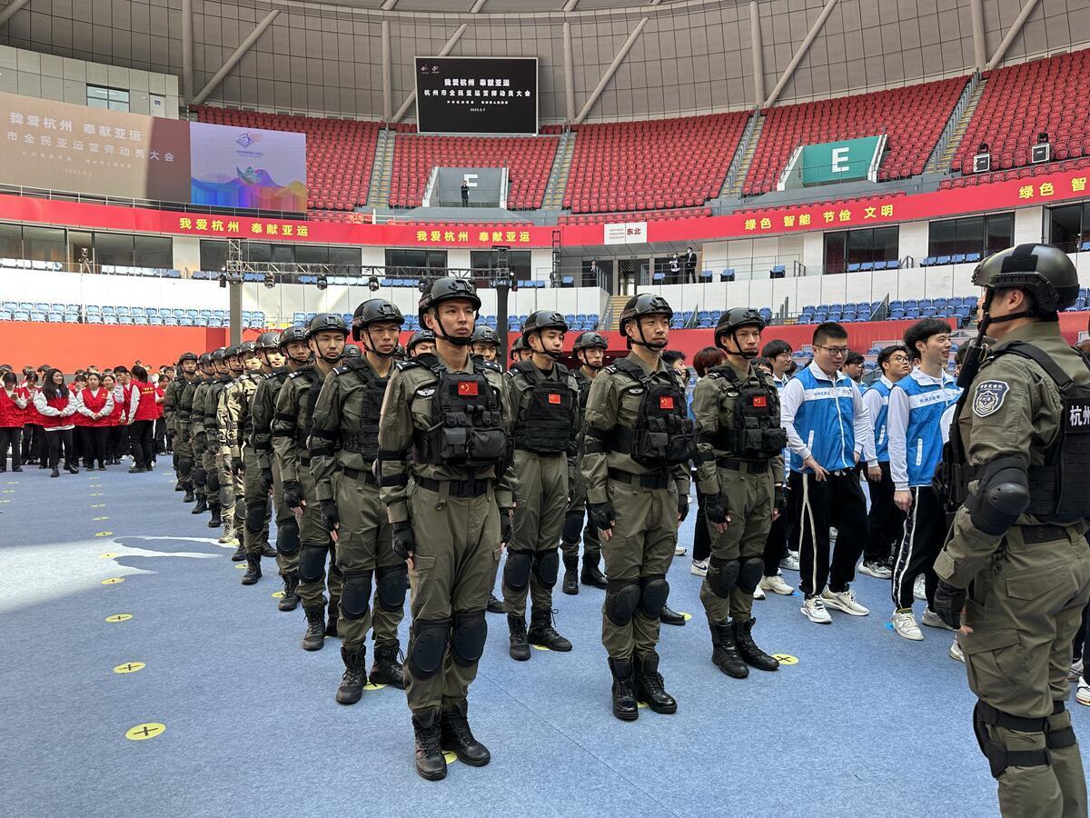 杭州特警利剑突击队，作训服看着不错