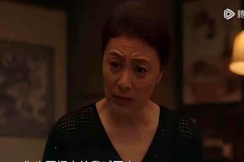 《四喜》老年的暴风雨才是最大的。她以为丈夫去世是故事的结局，没想到是噩梦的开始