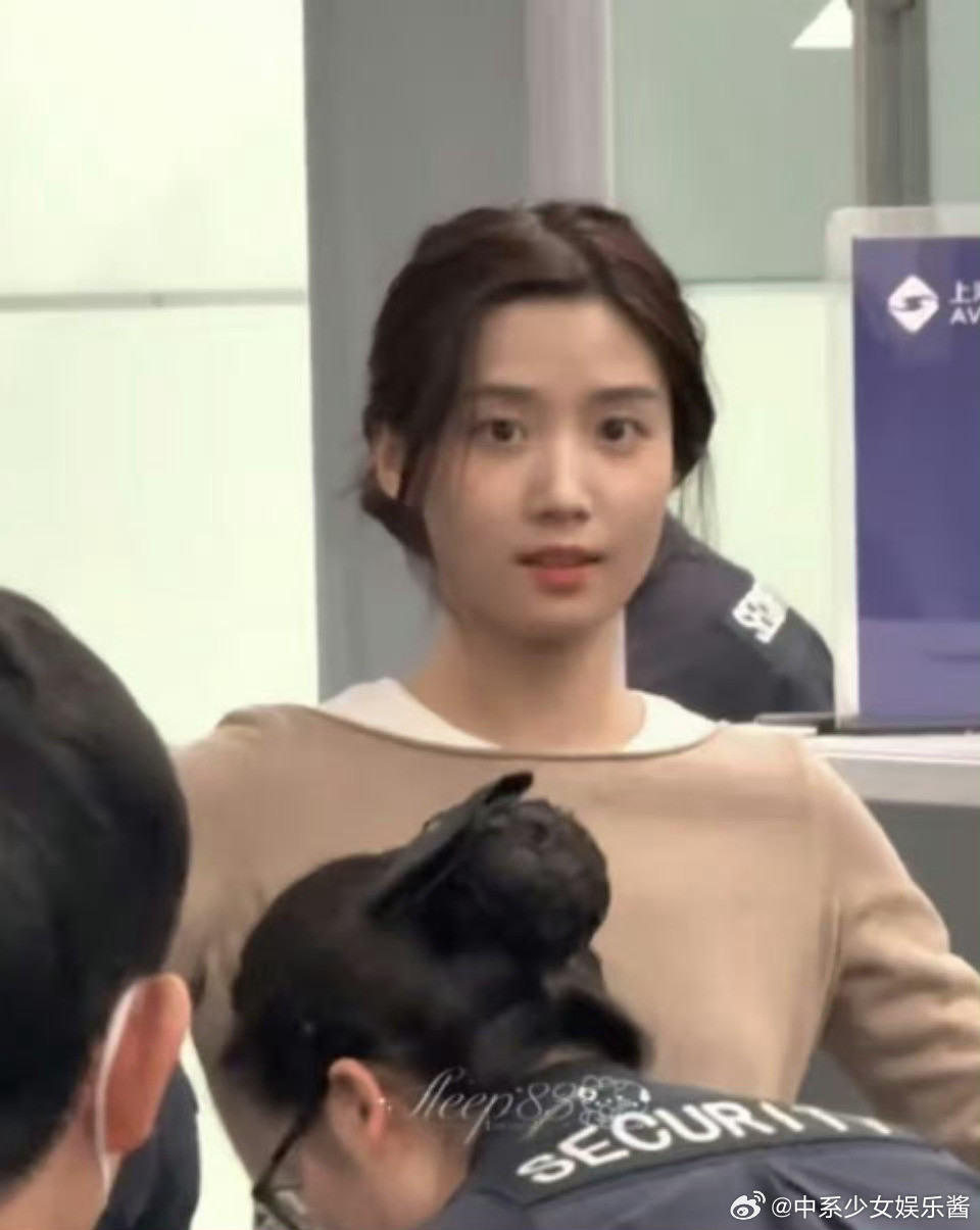 萌馒版的卢昱晓→_→馒头系艺人