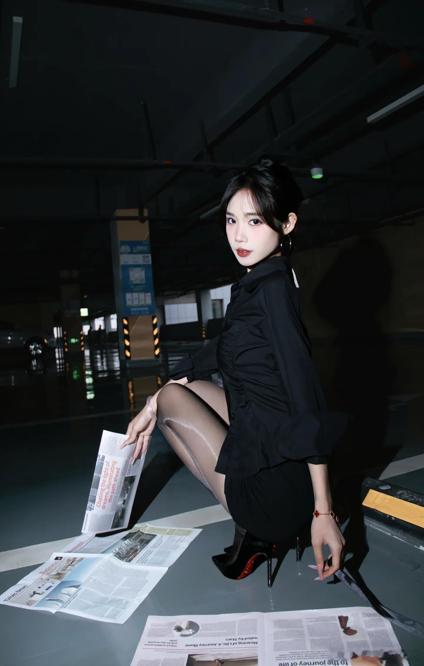 街拍停车场美女精彩人像​​​