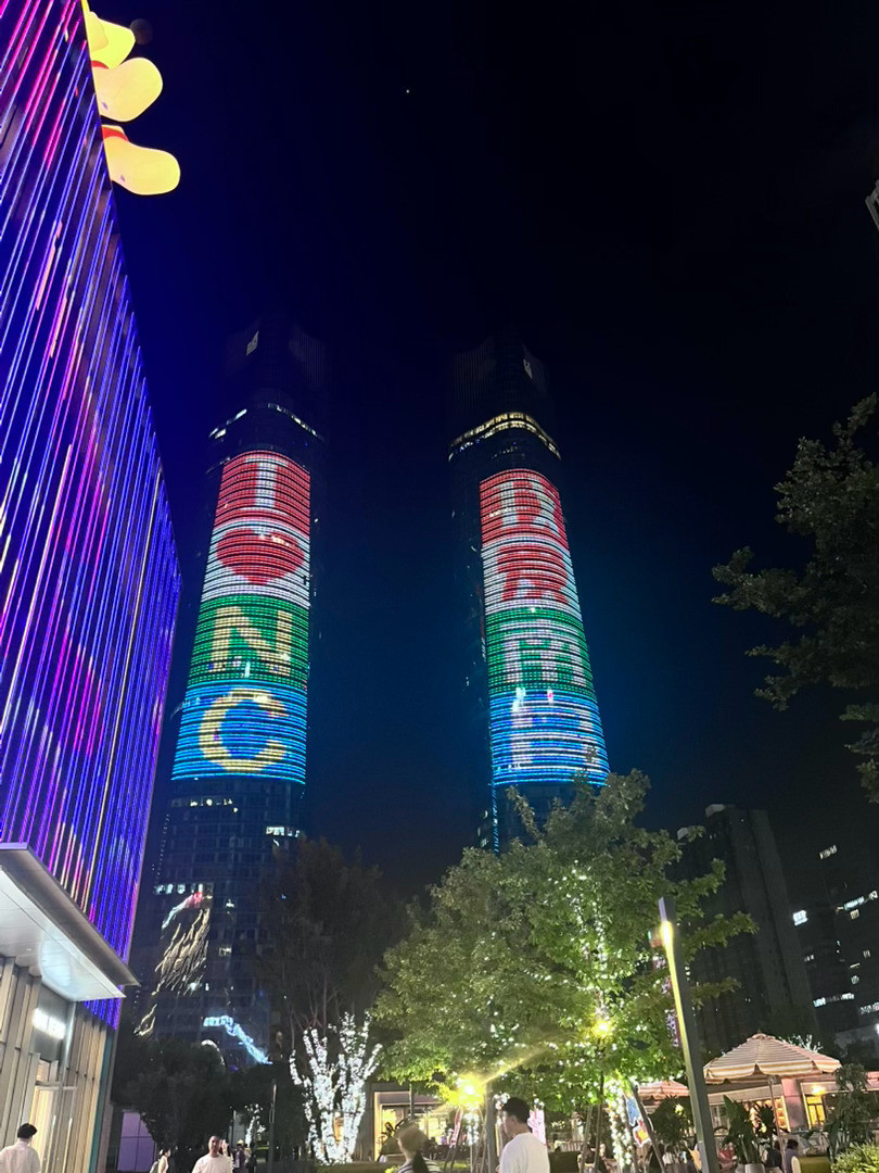 周末小记🧩来了南昌这么多次还是第一次来红谷滩这边不得不说真的繁华一下火车直奔吃饭的地方吃了王繁星家