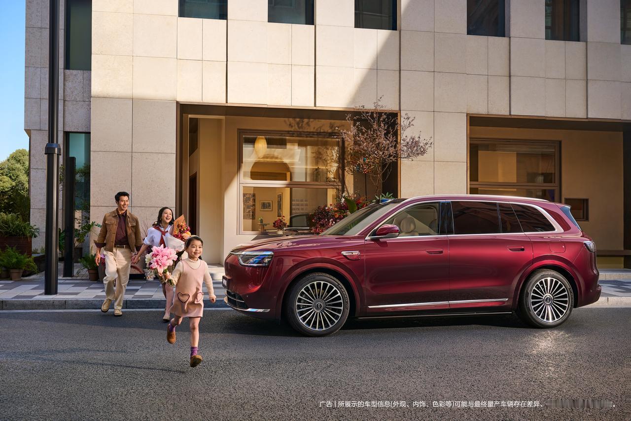 问界M8封神！纯产品力破局，越开越新太香了很多人以为40万级豪华SUV，拼的还