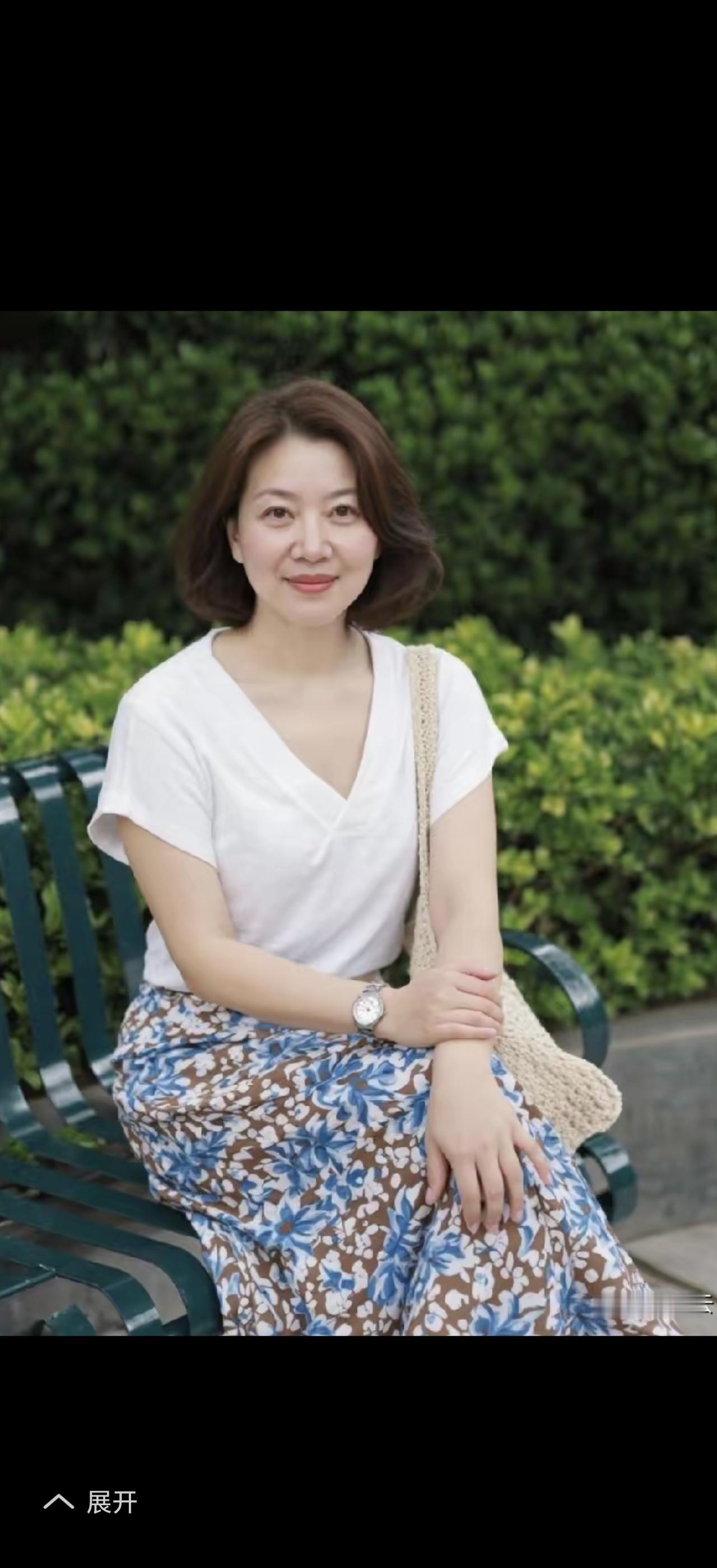绿意盎然间，静坐思悠然。