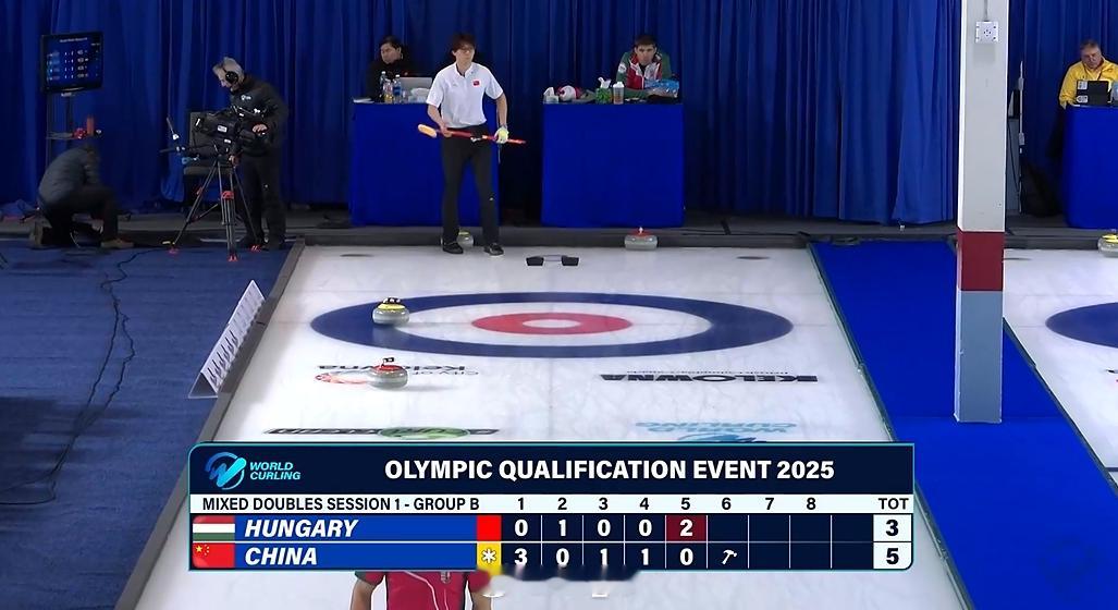 米兰冬奥会冰壶落选赛我们第六局也叫了PP，加油！