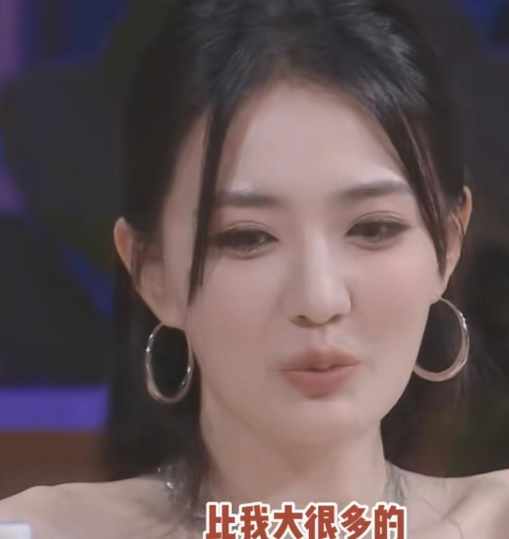 徐璐谈恋爱对年龄的看法，说:“年纪小的时候我就很喜欢比我大很多的，我觉得他可以带