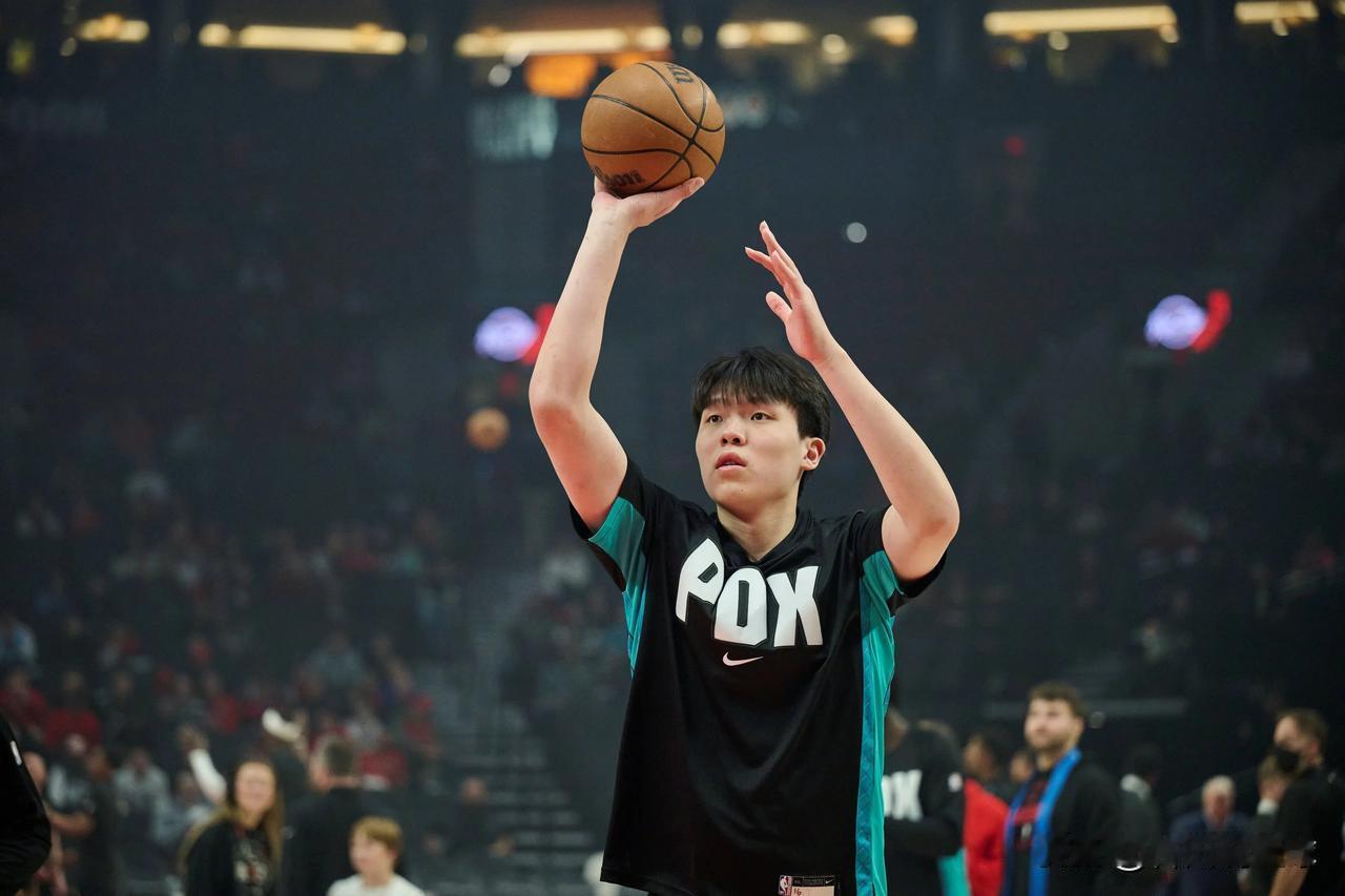 意外之喜！NBA官方公布了本赛季全明星周末各项比赛球员名单，令人惊喜的是，在这份