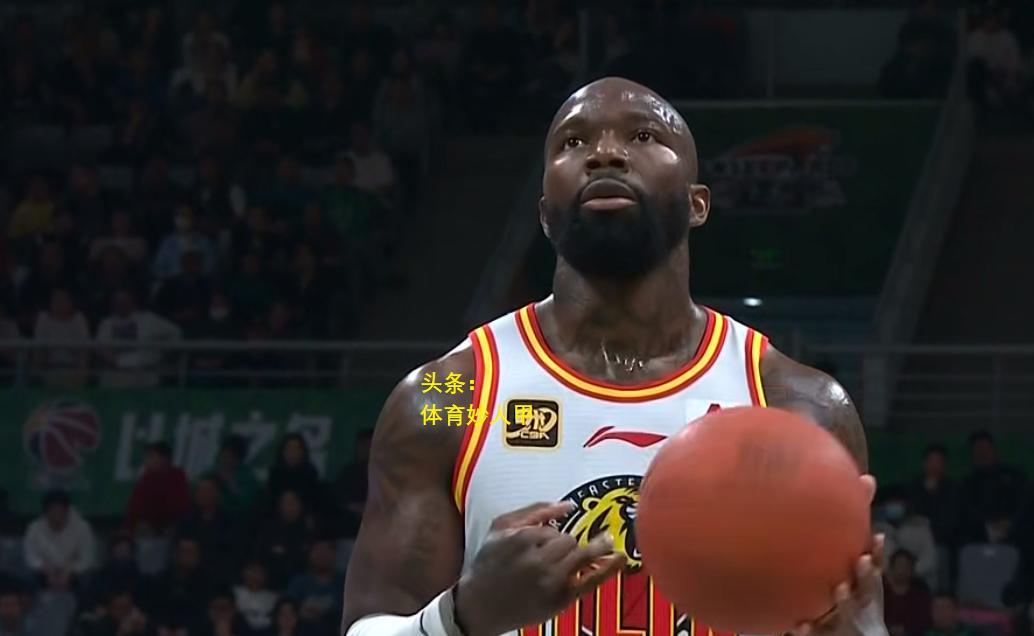 双标？琼斯、吉伦沃特等外援，都在夏天打野球赚外快，为何本土CBA球员不可以？随