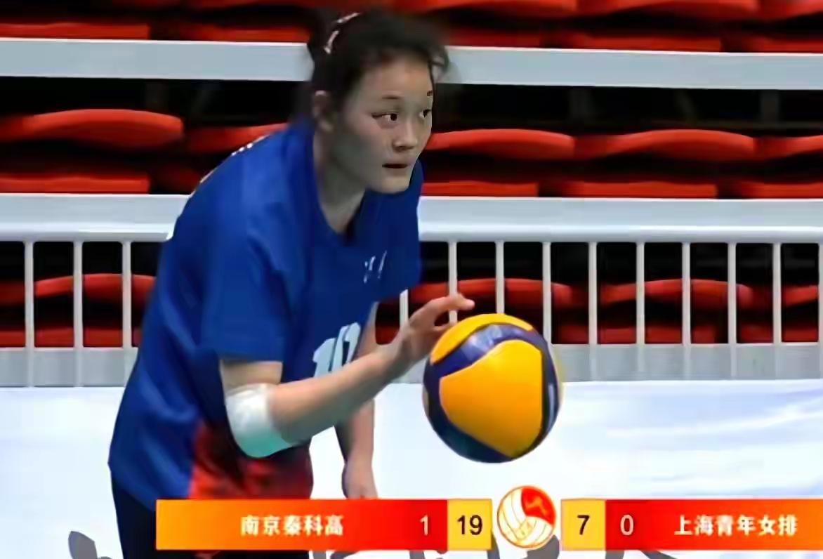 江苏女排自己主场的翻盘计划里，不能少了魏伊杉，一个很拽很拽舍得一身剐的主，让她心