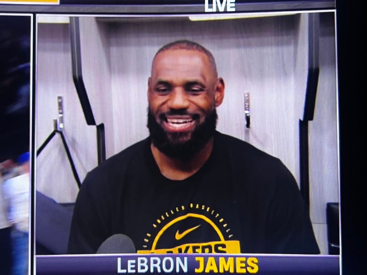 詹姆斯称赞了马克西：“节奏相同？不。我敢说他现在的速度肯定比我快多了。但我欣赏泰