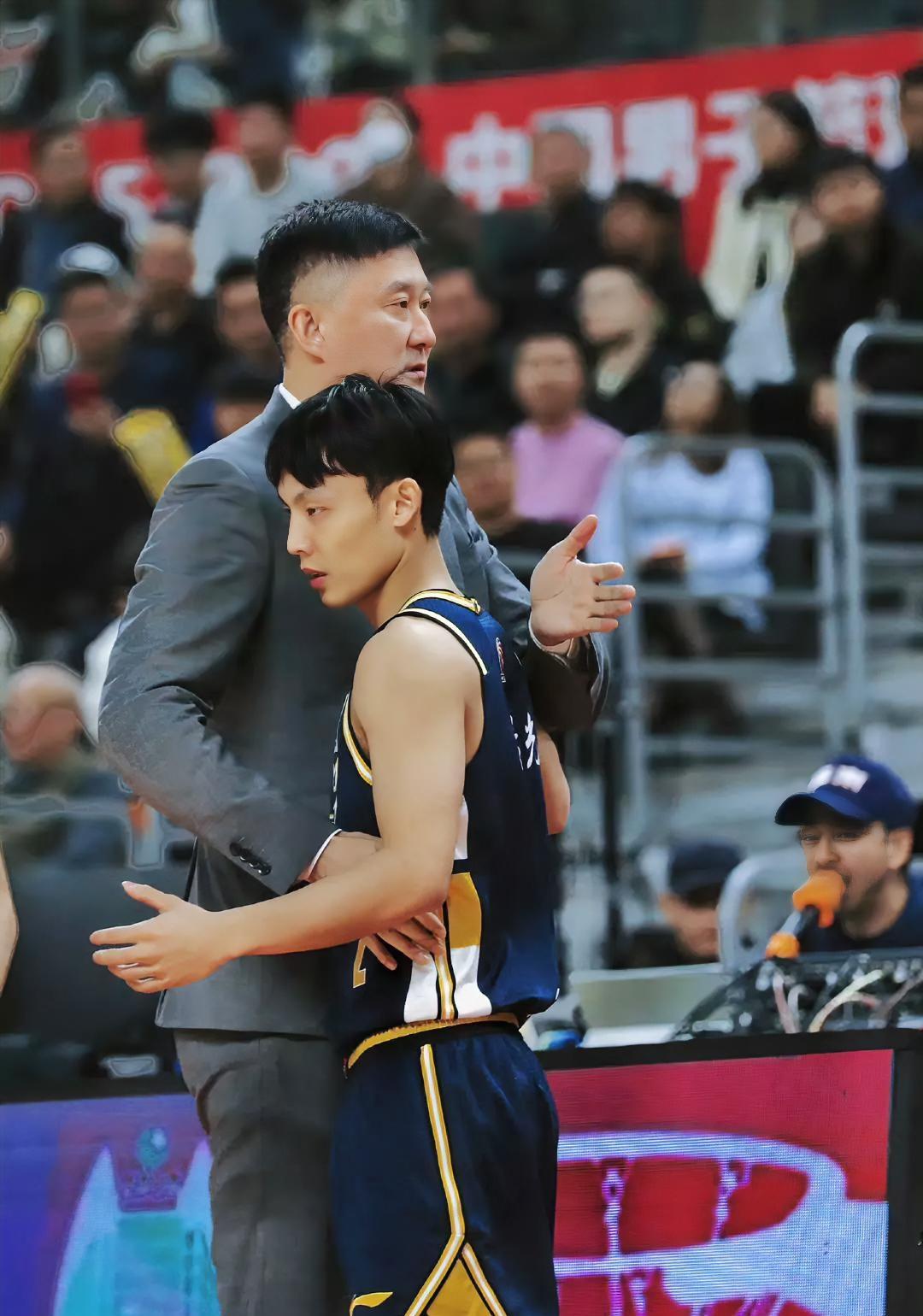 太精彩了！广东101-98险胜浙江[捂脸哭]，这3位本土球员堪称赢球核心功臣！