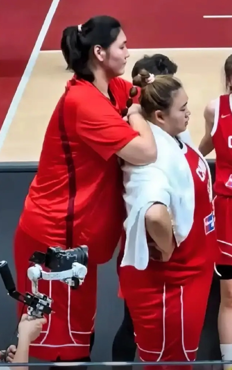 150公斤的张子宇与130公斤的刘禹彤最大的区别：张子宇胆子小，不敢强攻。