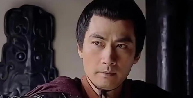 卫青明明功高震主，为什么可以善终？这么说吧，武帝年轻时候太自信了，父亲铺路，母亲