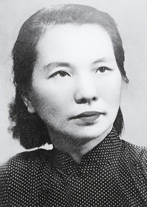 🌞1950年，朱枫被捕，为守住秘密，她将2两重的金子取下，分多次进肚子，吞
