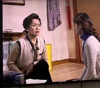 二刷《人鱼小姐》真的被雅俐瑛妈妈气到心梗！表面上是心疼女儿，实际上又软又圣母，遇