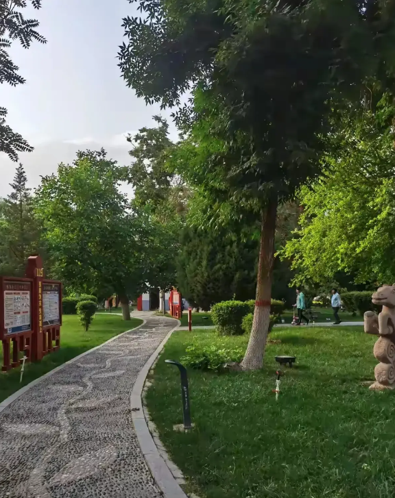 表哥在单位做仓库管理员已经好些年了，每月工资4500元，他多次找老板想涨500元