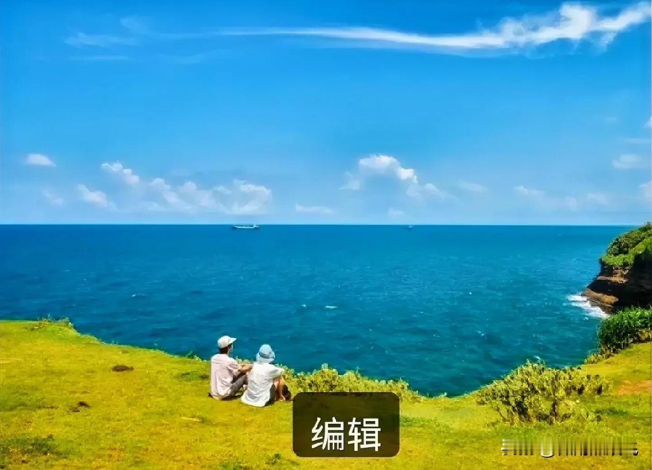 同事小王跟前夫复婚失败，她非常后悔又气愤，嘴里骂骂咧咧，骂了前夫又骂前夫女朋友。