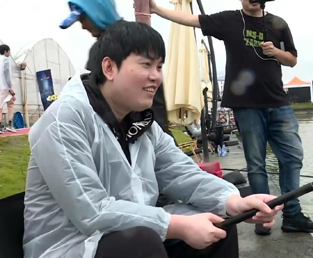 枫哥：熊掌年会今年不知道有没有，反正以前是100%不会有的，今年是不知道。现在总