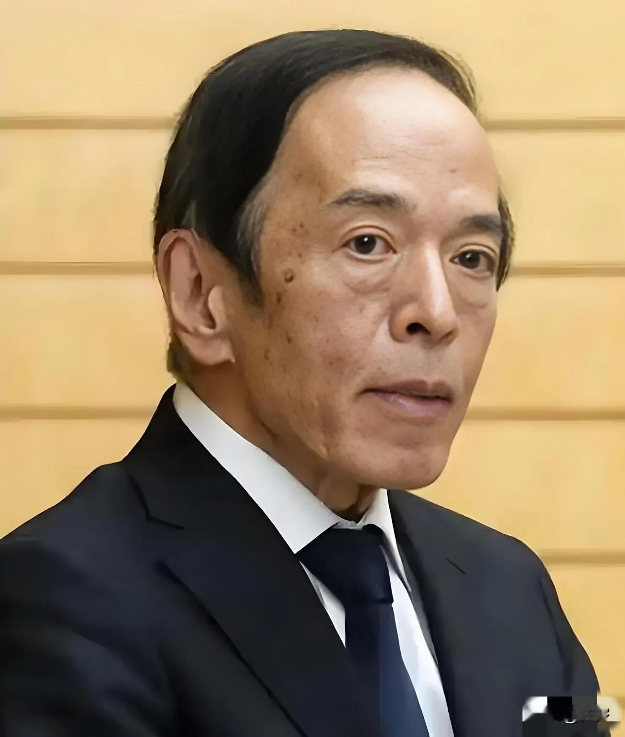 日本想找中国谈当地时间1月23日，日本央行行长植田和男公开承认：日本经济在