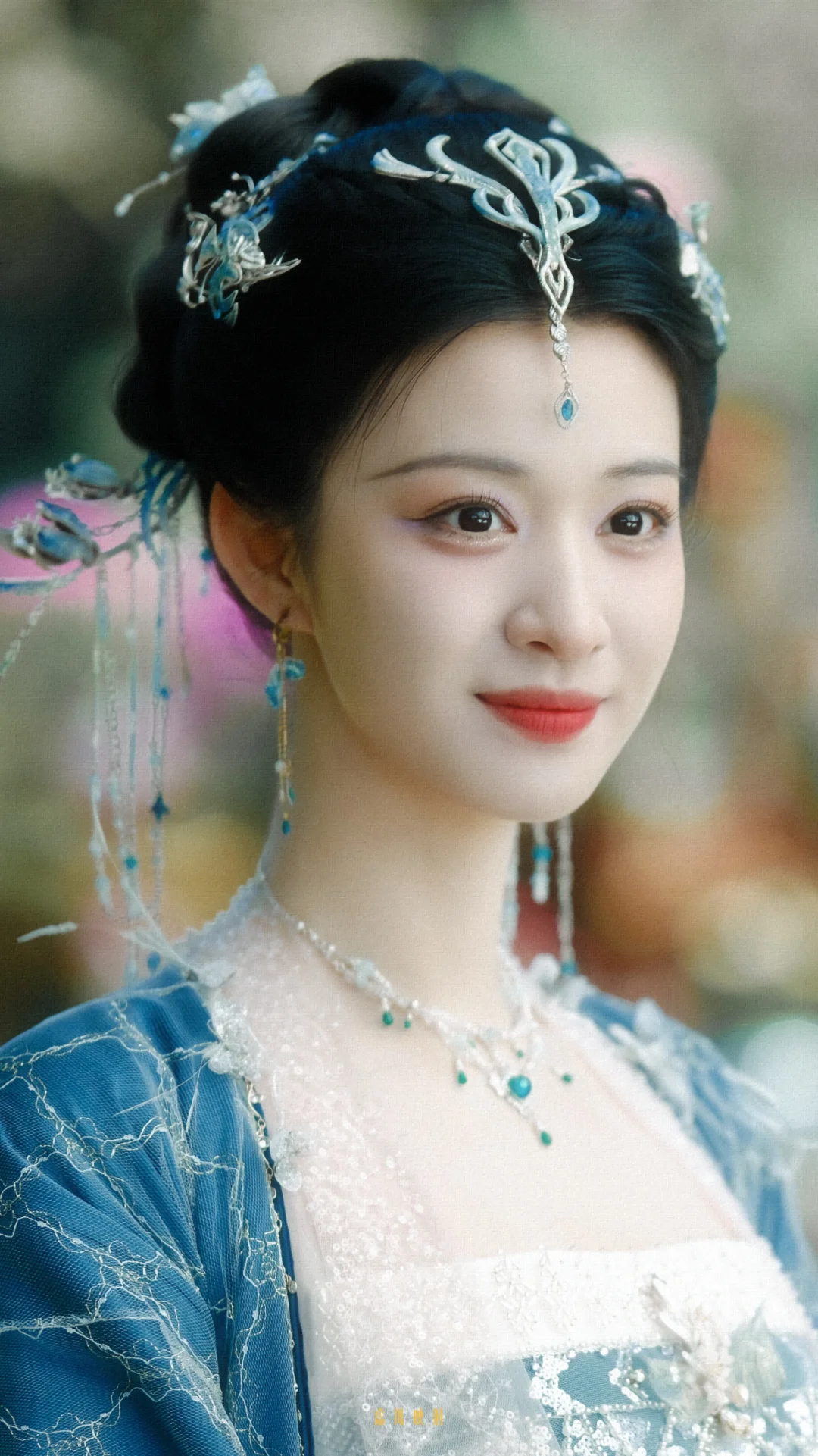 王楚然 | 庾晚音  壁纸