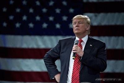 特朗普坐实美国历史上最腐败的总统之名！民主党支持率一路飙至59%，共和党支持率才