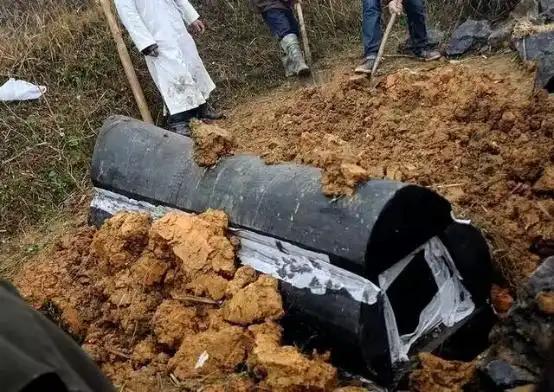 很多数的人根本不知道，其实人在死后埋入地下，并不会保留全尸，而且肉身在地下发生的