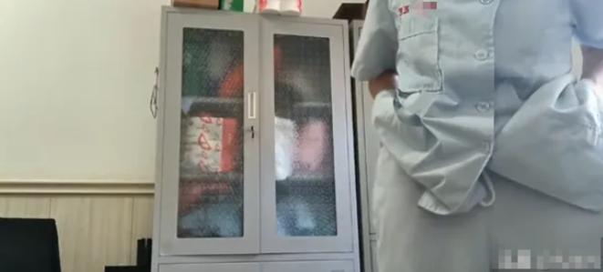 12月9号晚上，一博主不小心浏览到不雅网站，看到了多段偷拍护士换装的视频。护士服