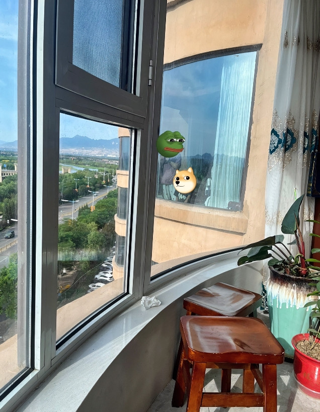 前几天，邻居家儿媳嫌公公不挣钱，对着公公大骂。公公无法忍受，怒怼儿媳：“老子干不